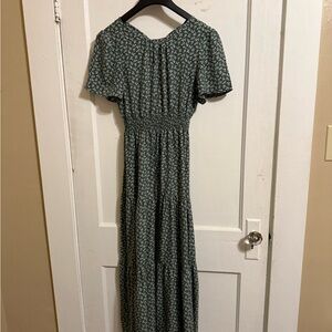 Elegant Green Patterned Dress